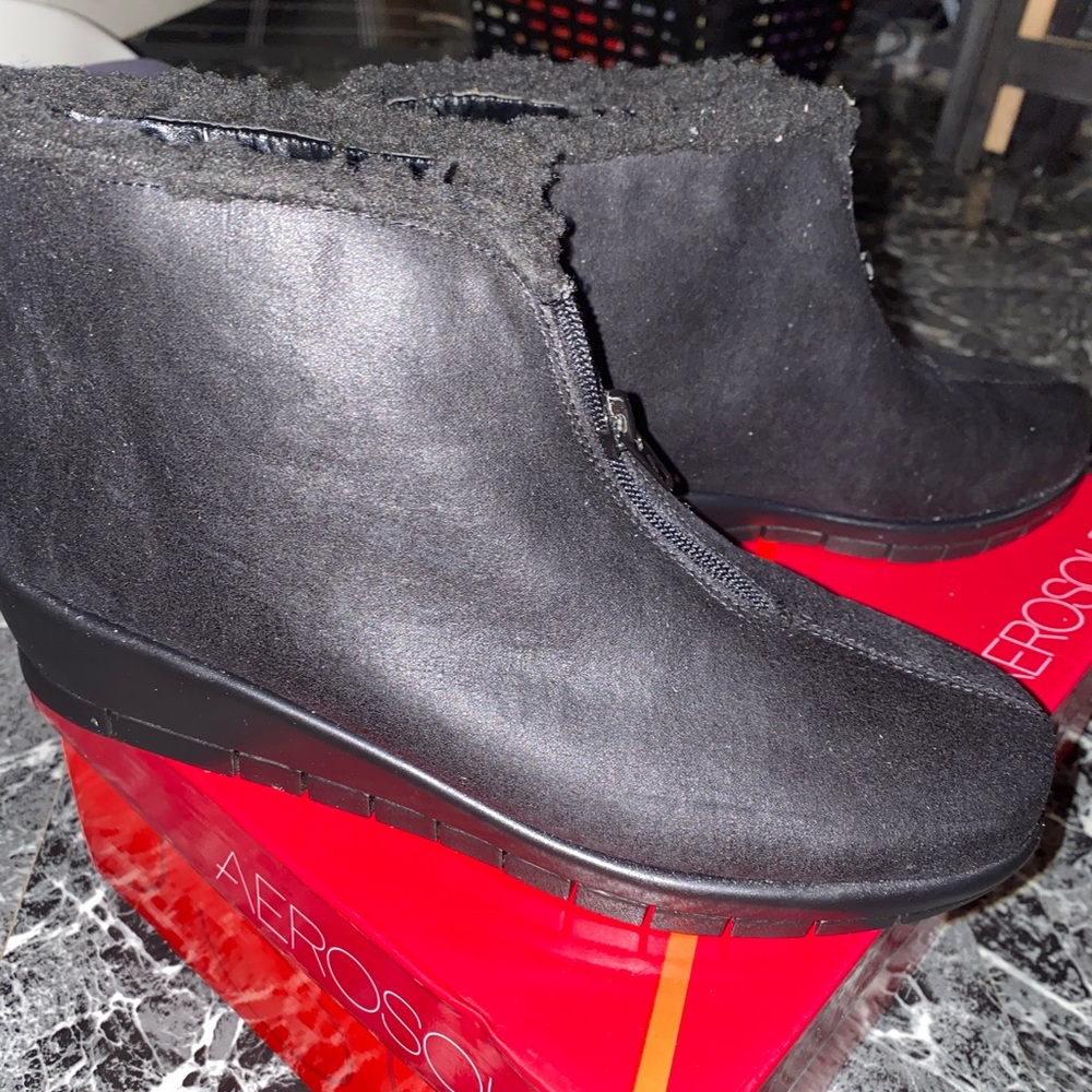 Aerosoles Black Suede Zip Up Booties Size 7.5